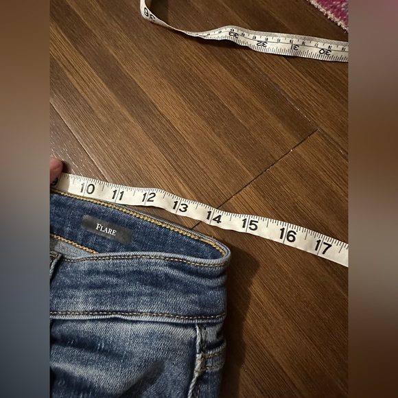 JUDY BLUE - MID RISE BUTTON FLY FLARE W/DESTROY FRAY HEM JEANS - 82638 size 7/28 - Picture 5 of 9